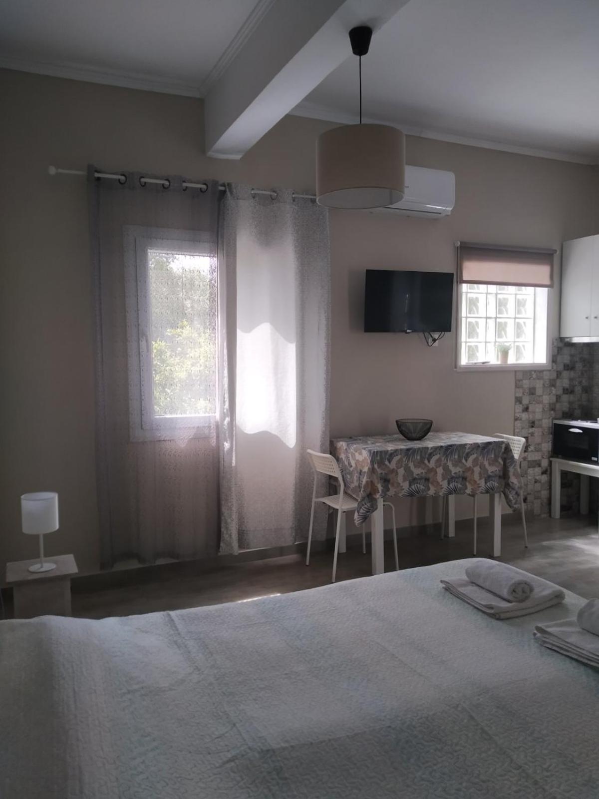 Trousas Apartament Roda (Corfu)