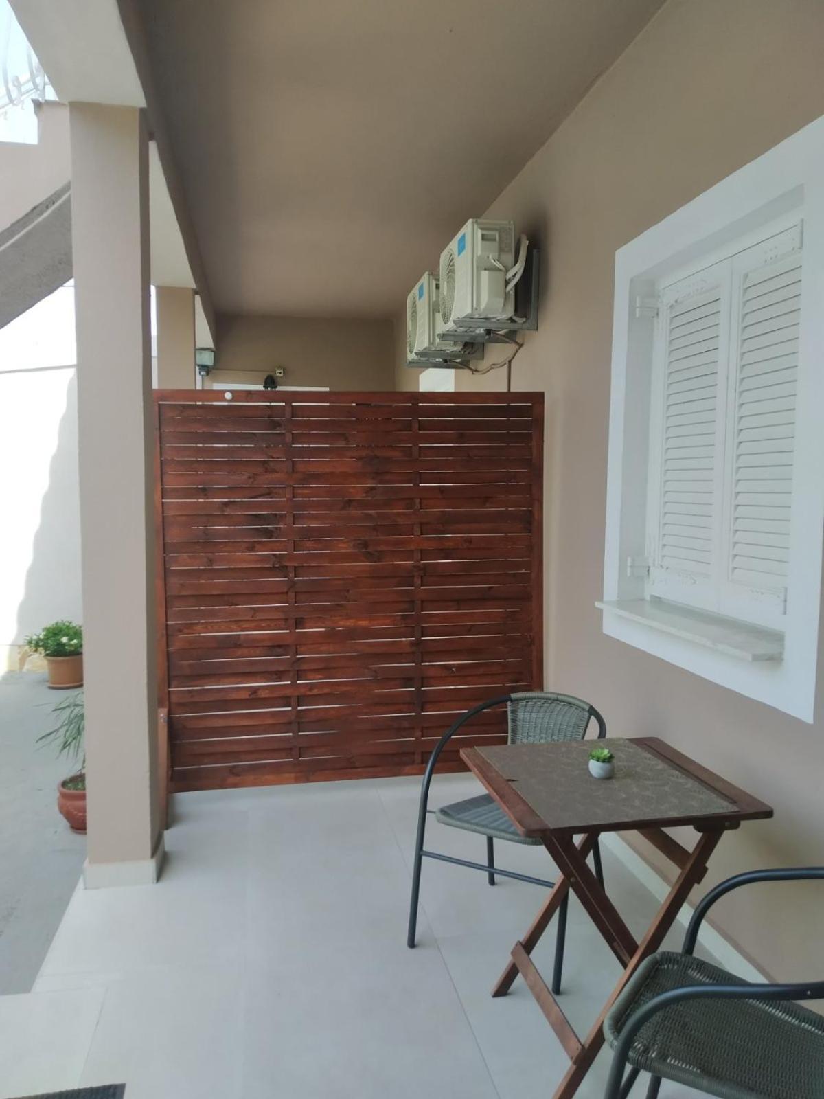 Trousas Apartament