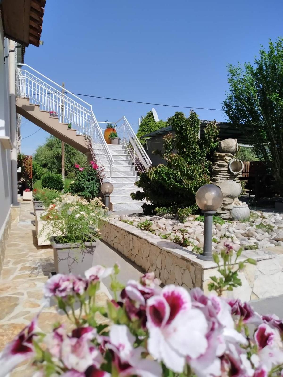 Apartament Trousas *